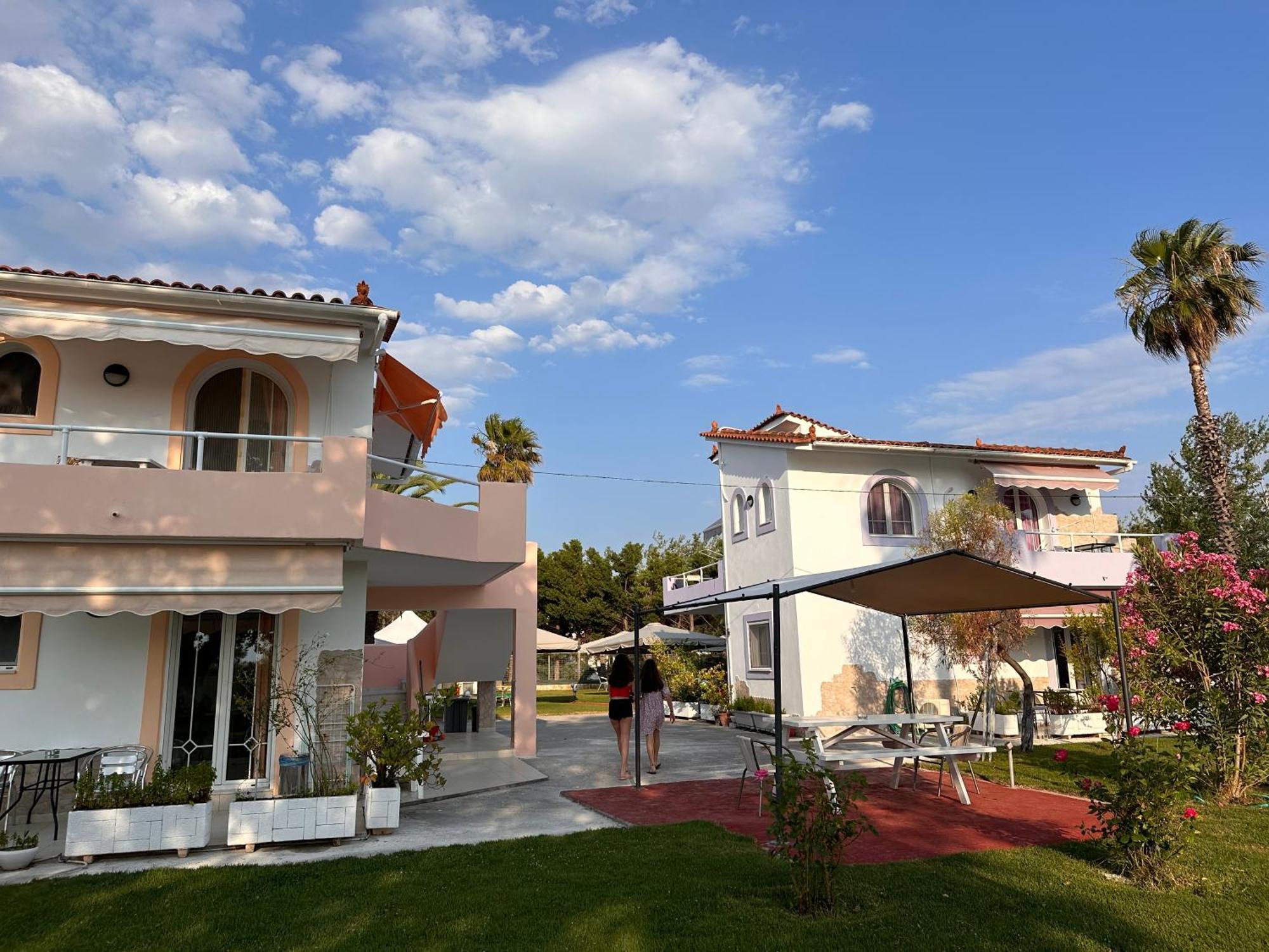7Syn7 Aparthotel Oreoi Exterior photo