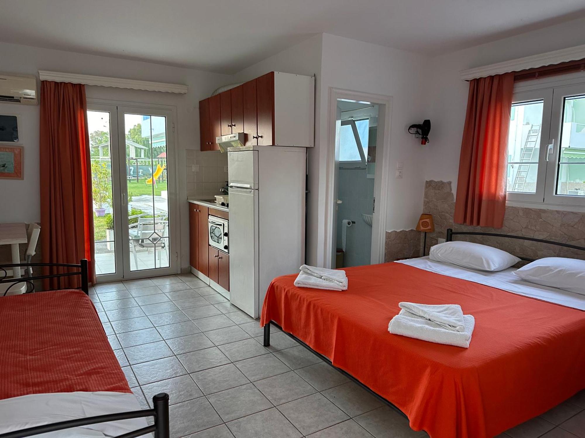 7Syn7 Aparthotel Oreoi Exterior photo